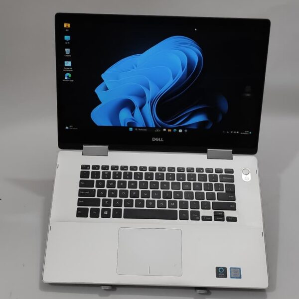 Dell Inspiron 5582 2-in-1 – PC Portable Tactile Convertible 15,6 Full HD
