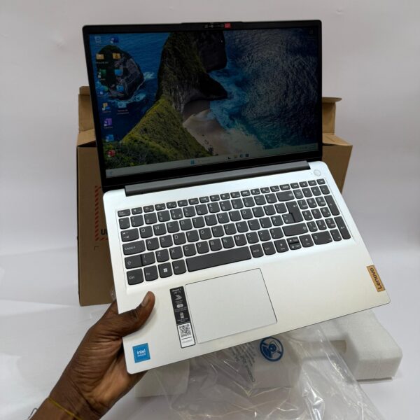 Lenovo IdeaPad 15 – PC Portable Neuf 15 SSD 256 Go & 8 Go RAM